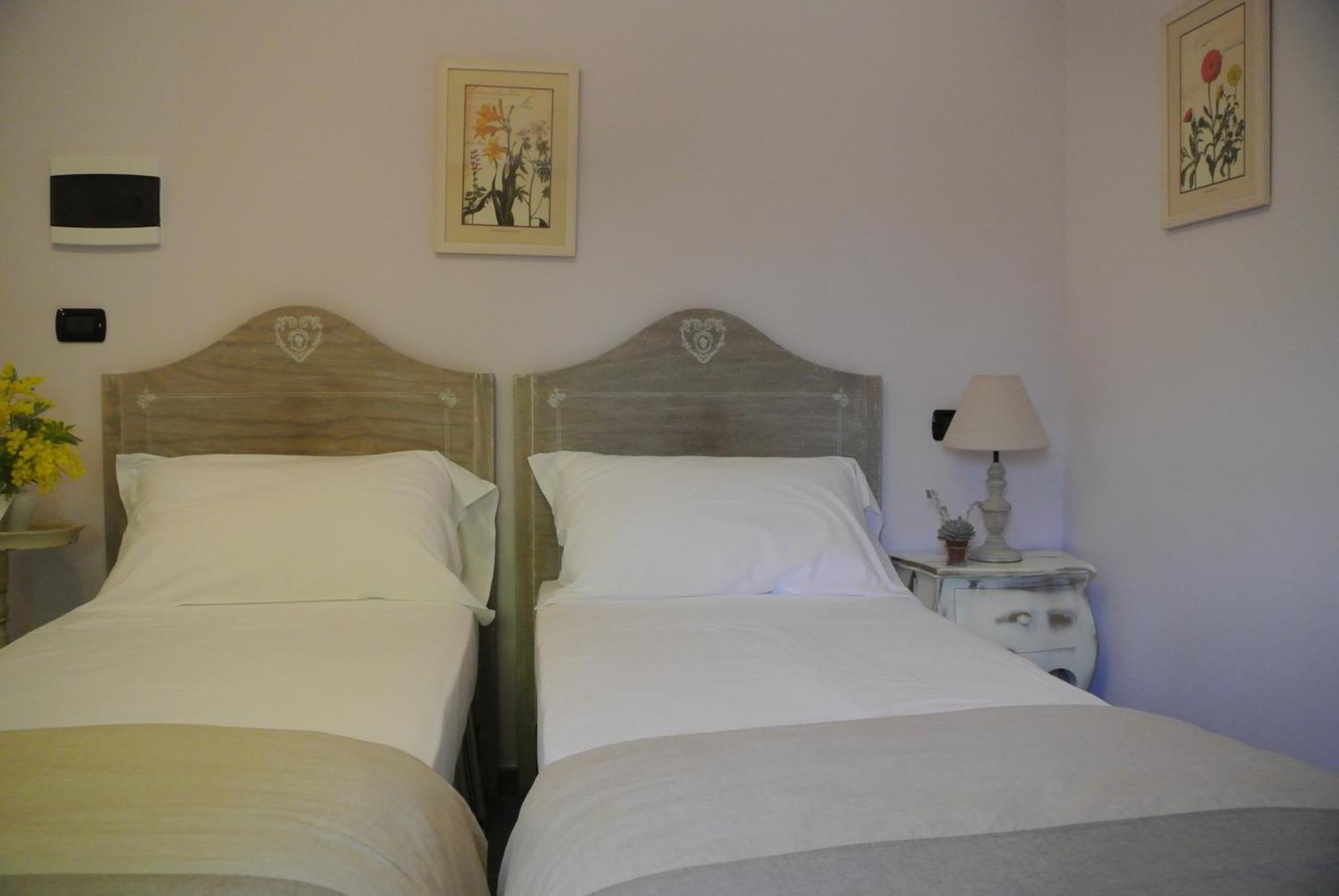 Il Giardino Del Te Hotell Barletta Rum bild