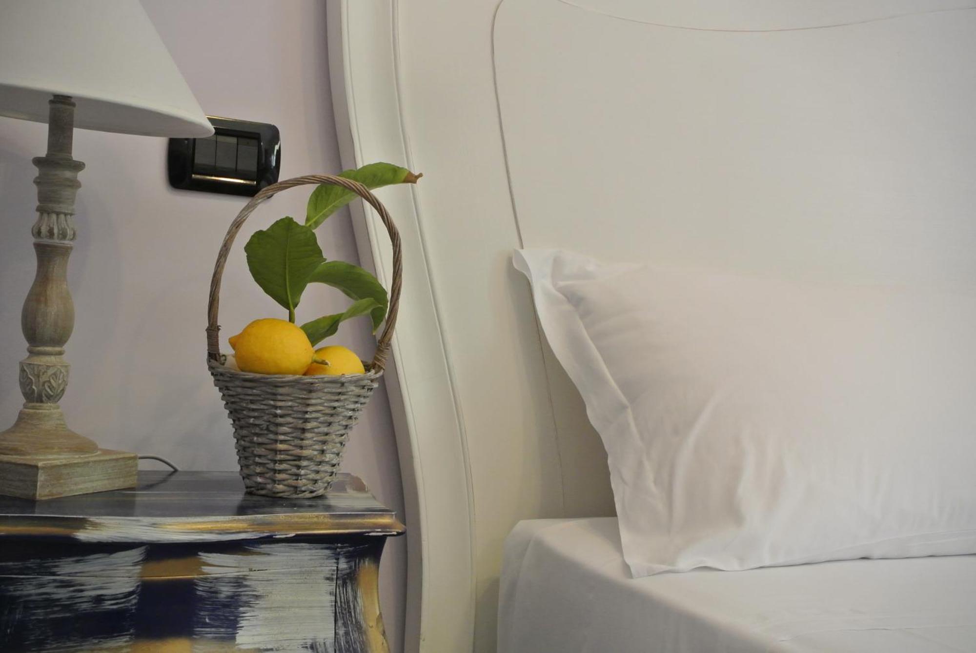 Il Giardino Del Te Hotell Barletta Rum bild