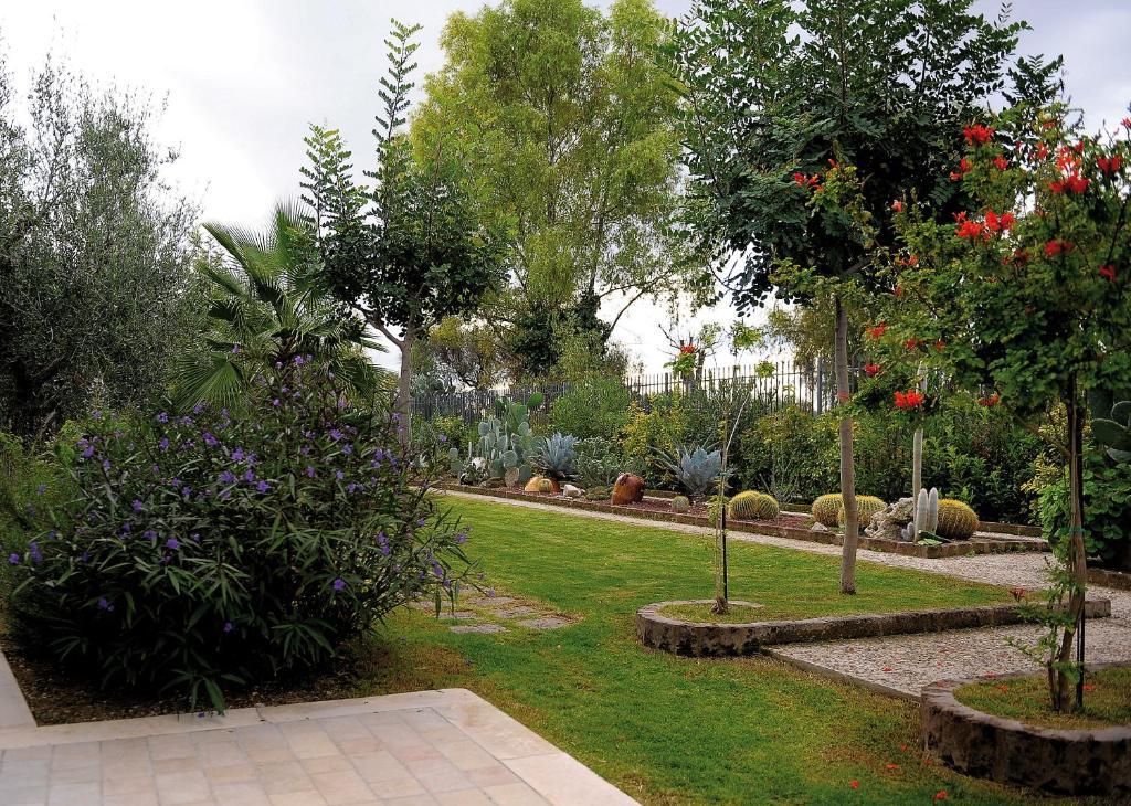 Il Giardino Del Te Hotell Barletta Exteriör bild