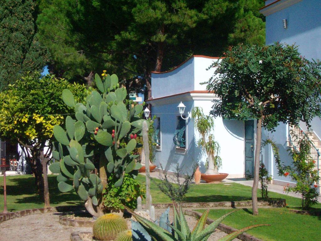 Il Giardino Del Te Hotell Barletta Exteriör bild