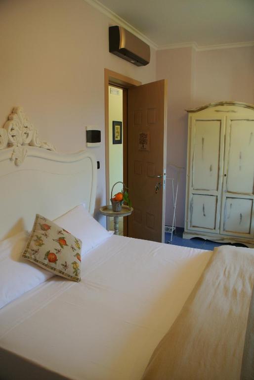 Il Giardino Del Te Hotell Barletta Rum bild