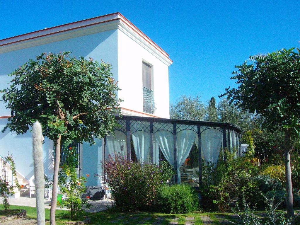 Il Giardino Del Te Hotell Barletta Exteriör bild